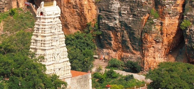 Uma Maheswara Temple - Yaganti